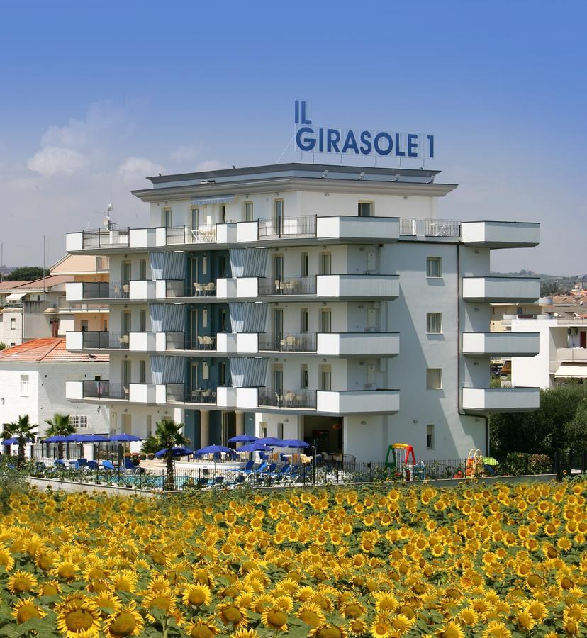 Residence Il Girasole 1 阿尔巴·阿德里亚蒂卡 外观 照片