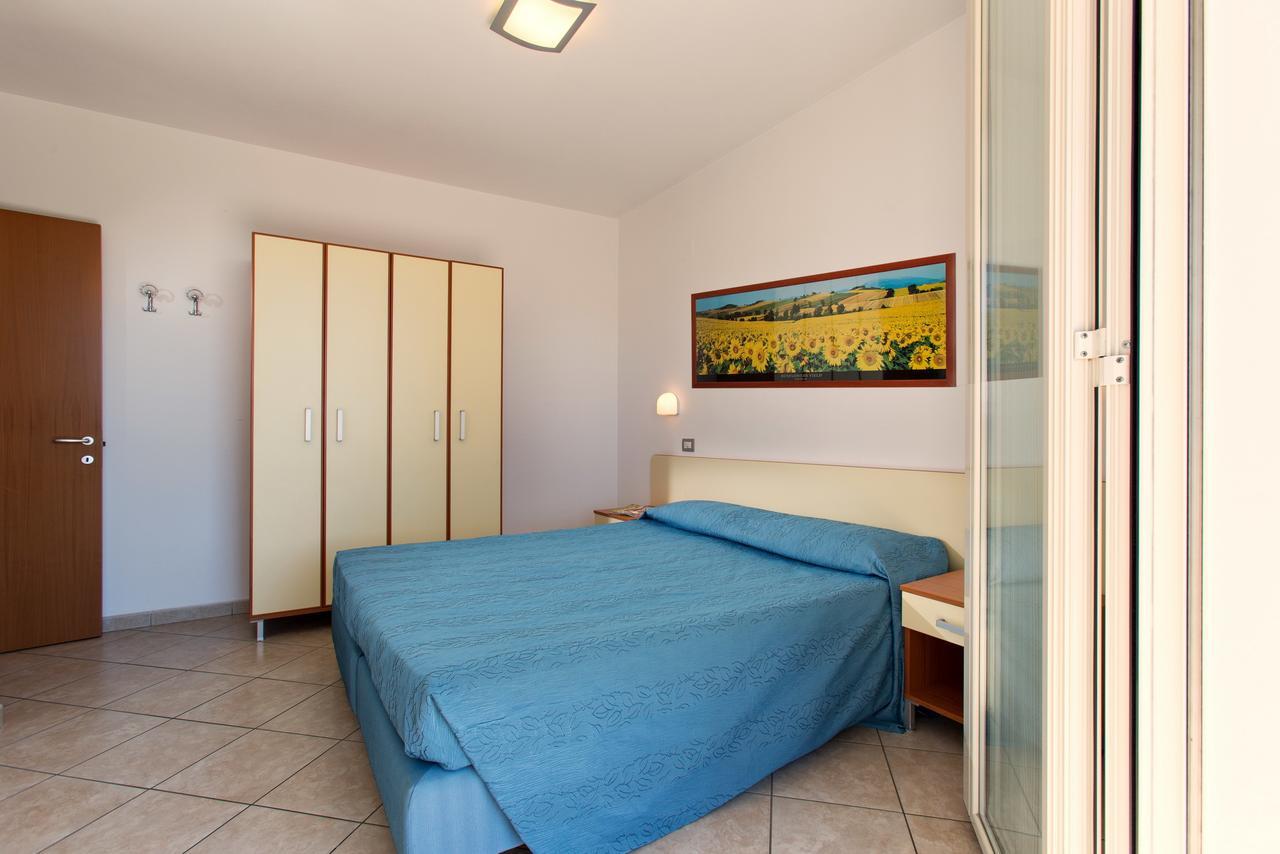 Residence Il Girasole 1 阿尔巴·阿德里亚蒂卡 外观 照片