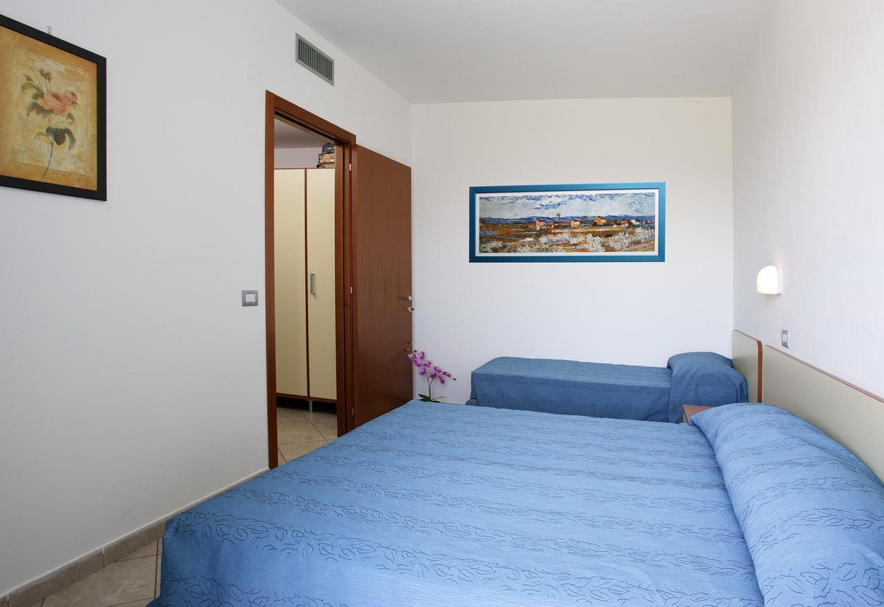Residence Il Girasole 1 阿尔巴·阿德里亚蒂卡 外观 照片